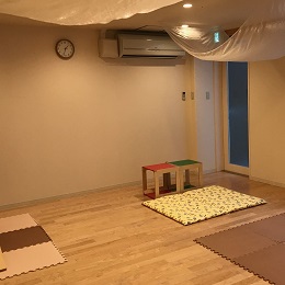 正社員／保育士｜御所でお散歩!?病院が母体の小規模保育園｜烏丸御池